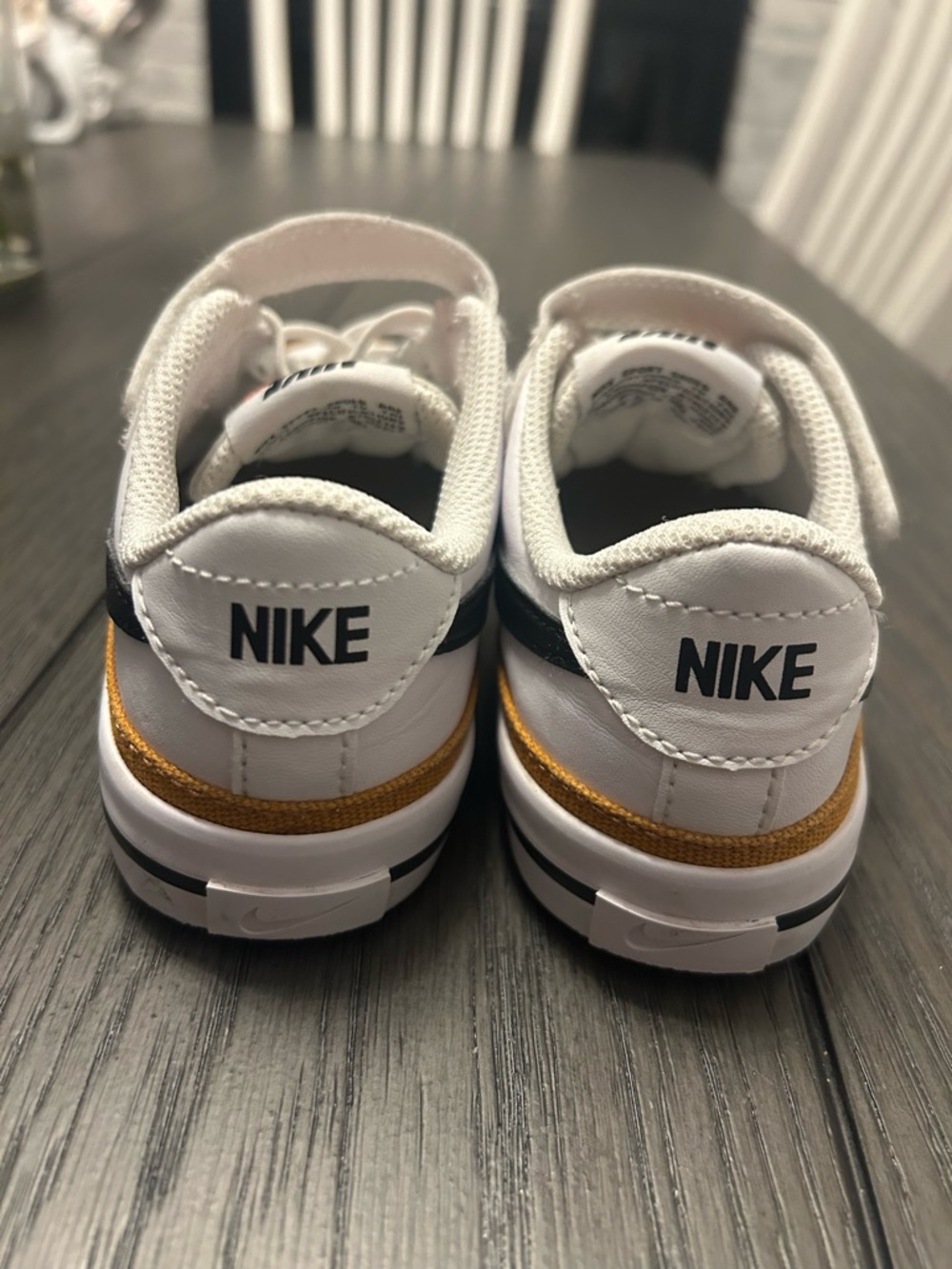 Nike Court Legacy Sneaker - Picture 4 of 11